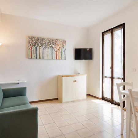 Apartment Rosa Cinderella Lazise Esterno foto